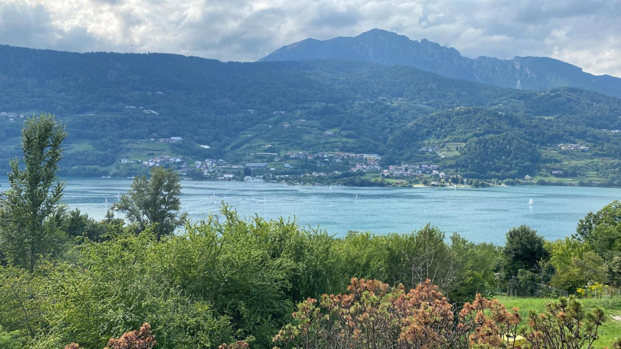 Lake Apartment Ischia Green Tenna エクステリア 写真